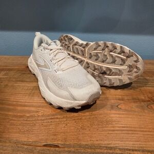 Brooks Womens Cascadia 16 Trail Running Shoes White Cream Sneakers Size 8.5